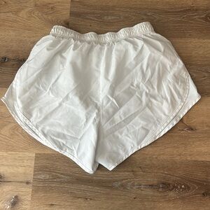 Women’s Large Nike Tempo Shorts